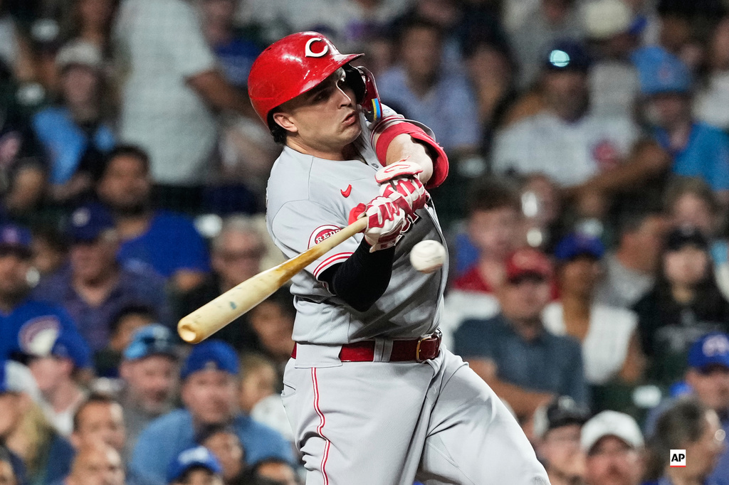 Rookie Sal Stewart homers for the 3rd straight game, helping the Reds beat the Cubs 7-5